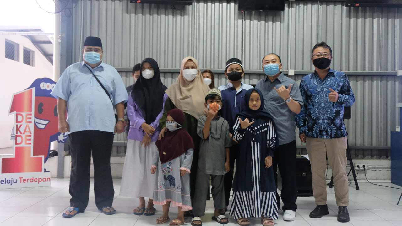 News picture JBA Shares With Orphans